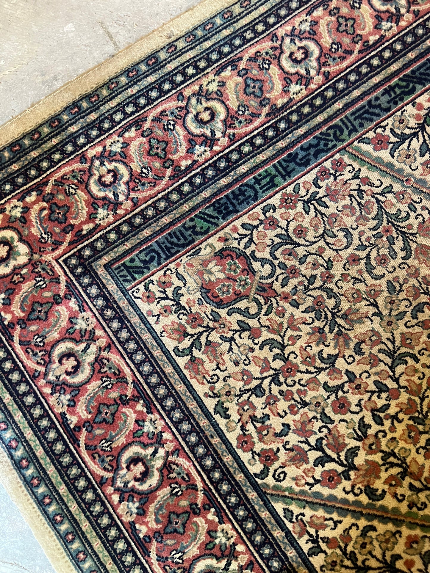 Large Rug - Persian style with Ghumbet shield - 4.1m by 3.2m - Ex Shop Rug