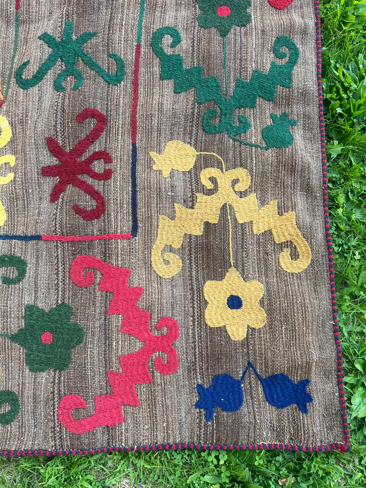 Handmade Wool Traditional Suzani Uzbeki Kilim Rug - 382cm by 260cm - No 2