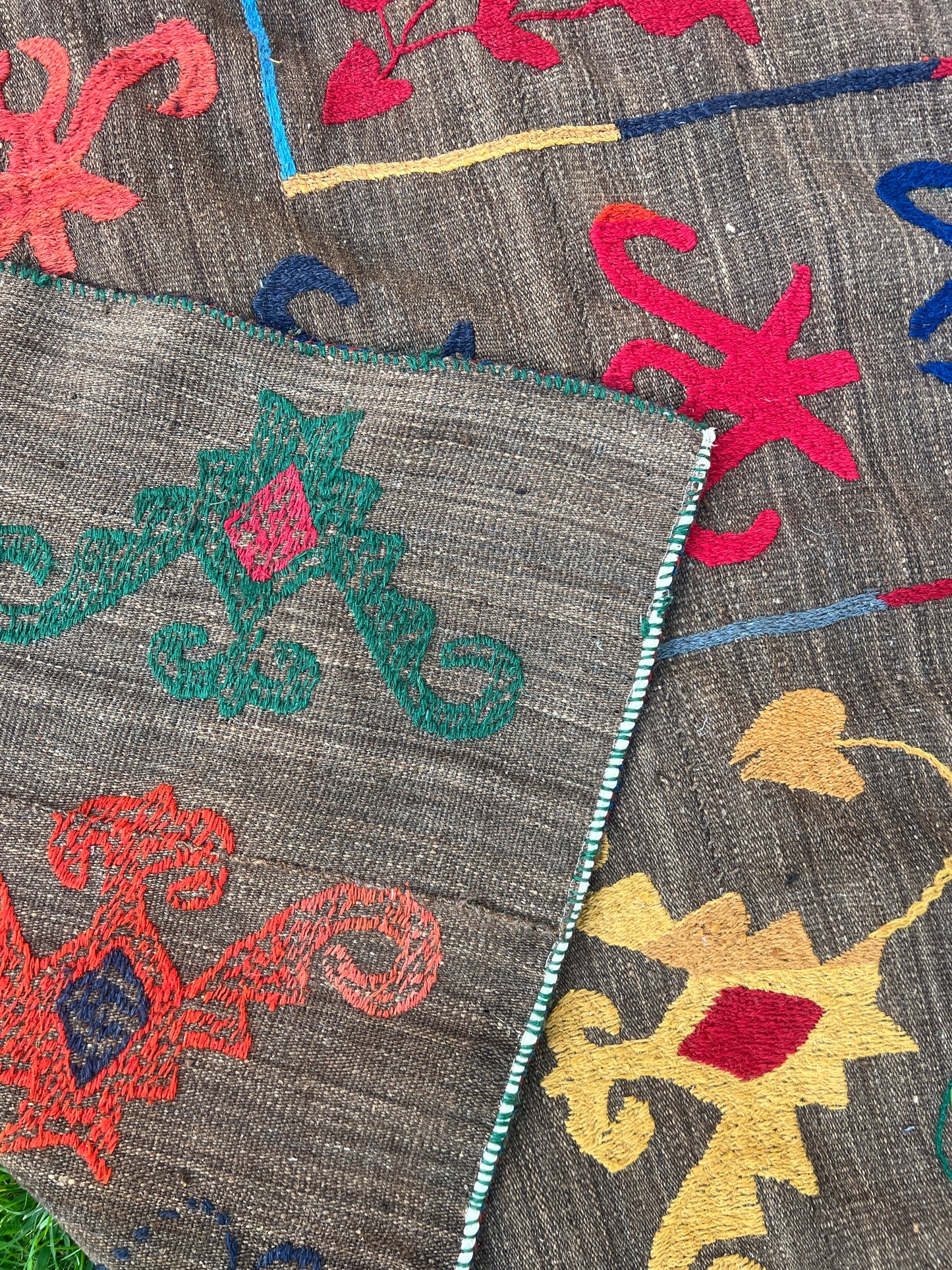 Handmade Wool Traditional Suzani Uzbeki Kilim Rug - 380cm by 275cm - No 1