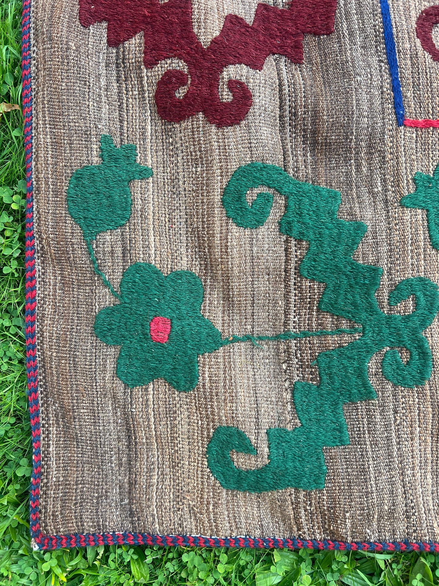 Handmade Wool Traditional Suzani Uzbeki Kilim Rug - 382cm by 260cm - No 2