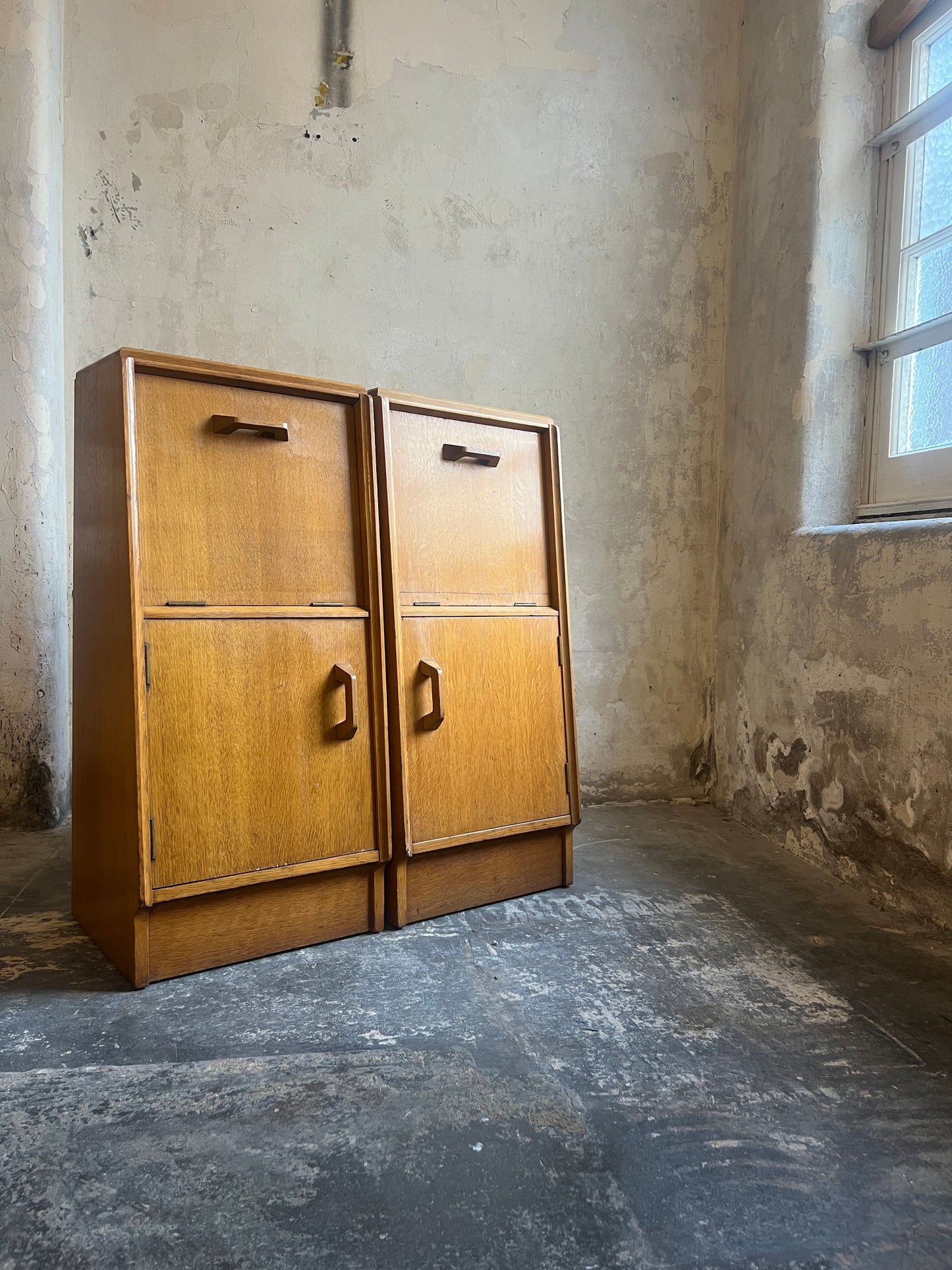 Pair E Gomme G Plan Oak Brandon Bedsides