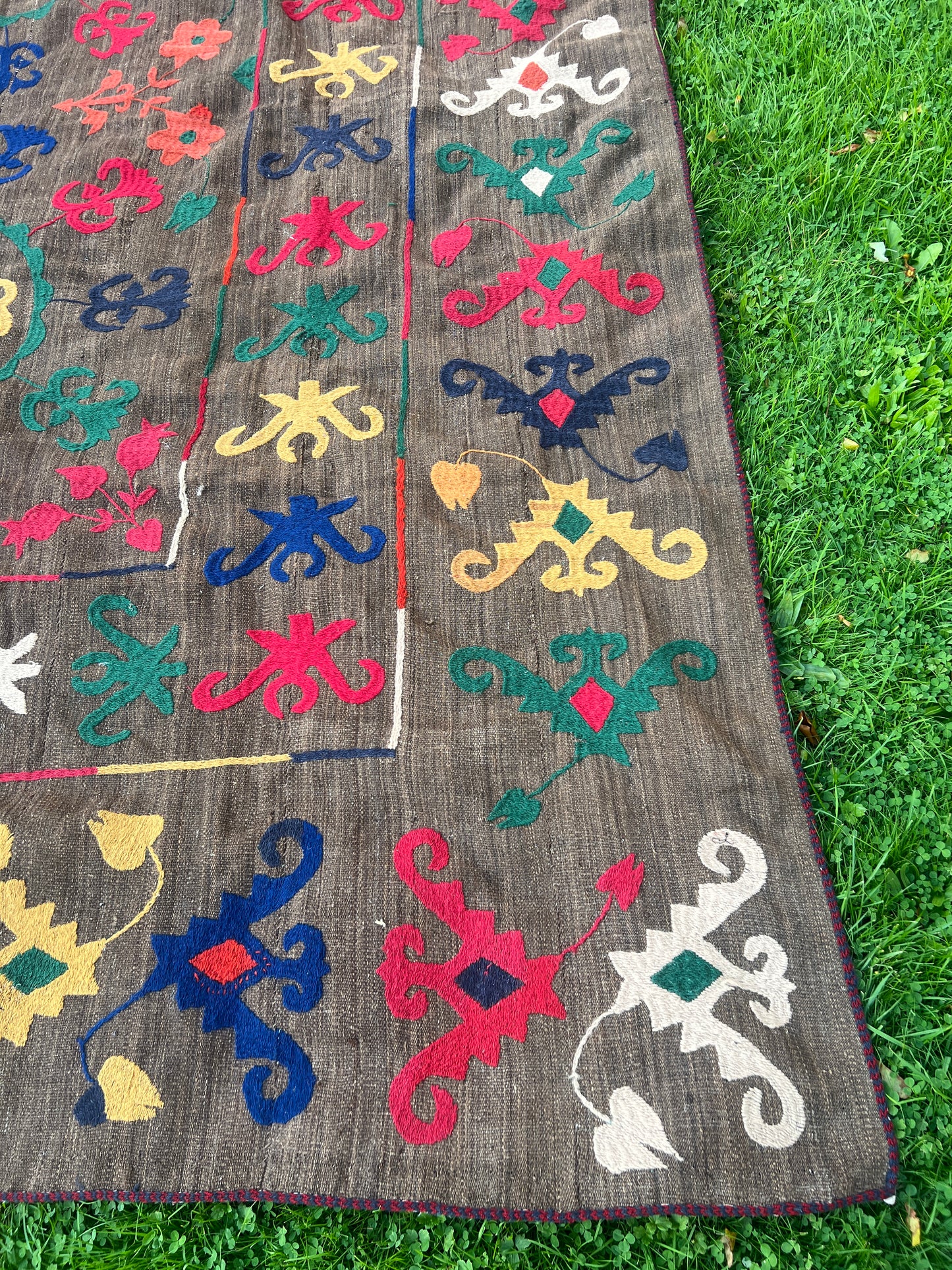 Handmade Wool Traditional Suzani Uzbeki Kilim Rug - 380cm by 275cm - No 1