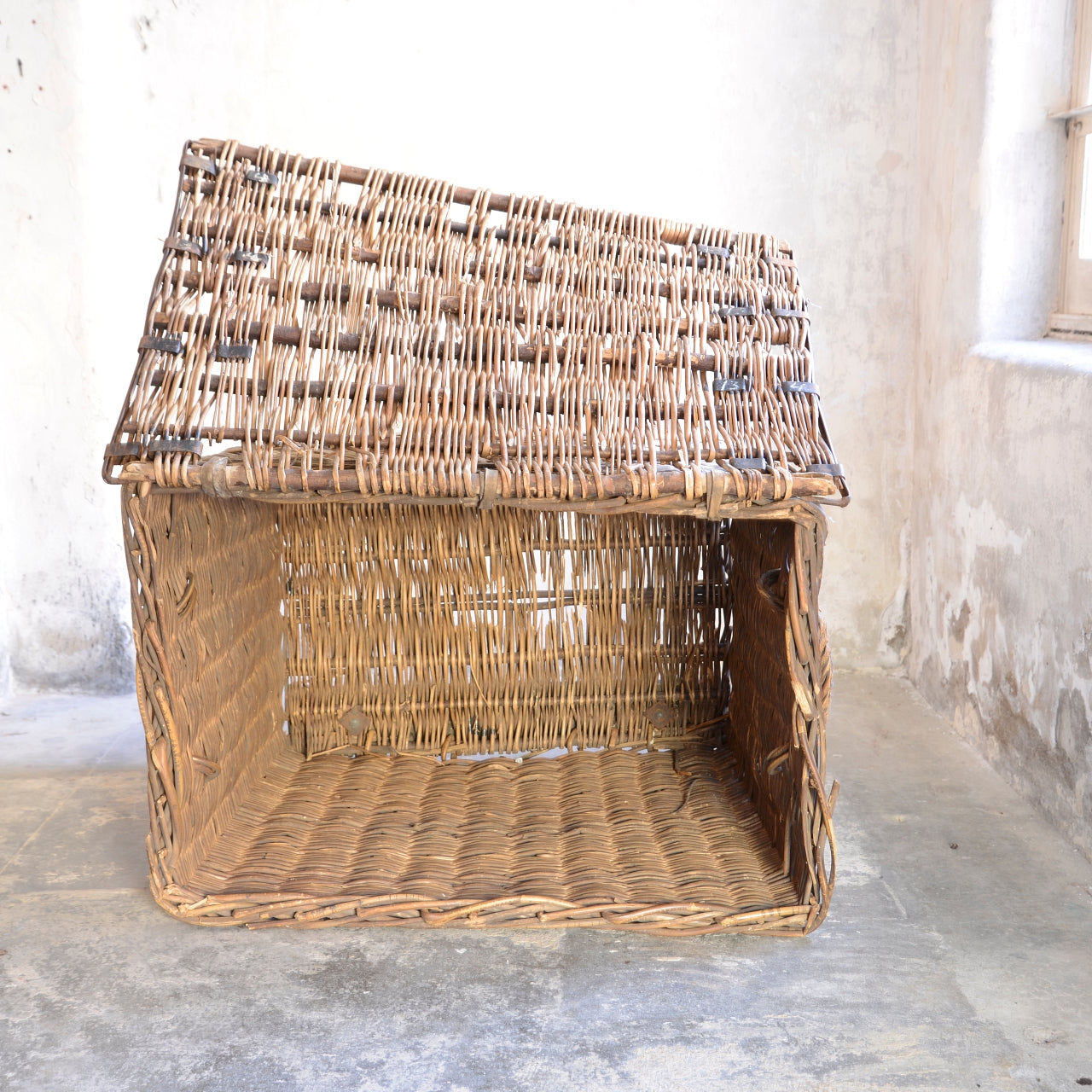 19th C Edwin Woodhouse & Co Lidded Mill Basket