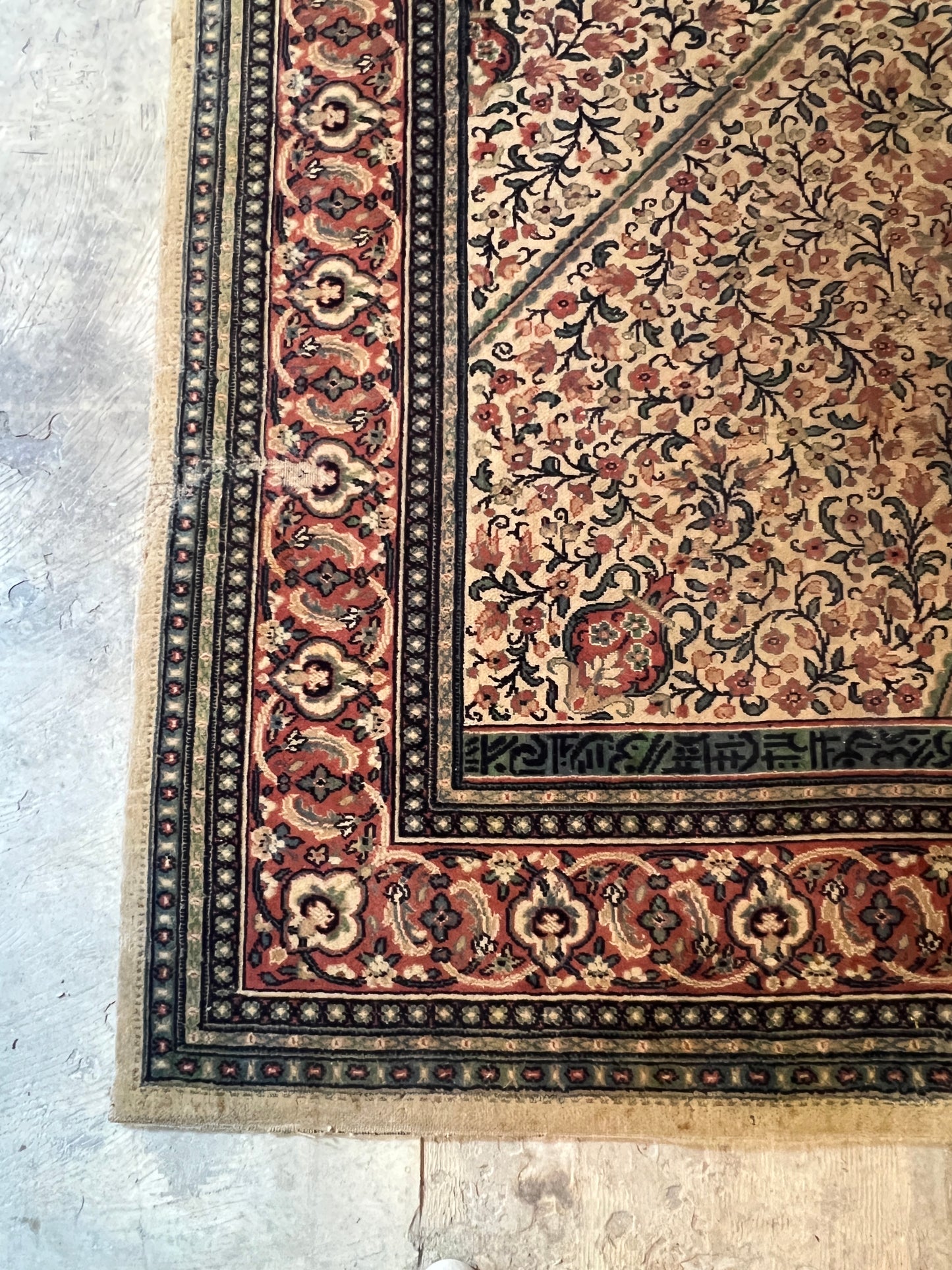 Large Rug - Persian style with Ghumbet shield - 4.1m by 3.2m - Ex Shop Rug