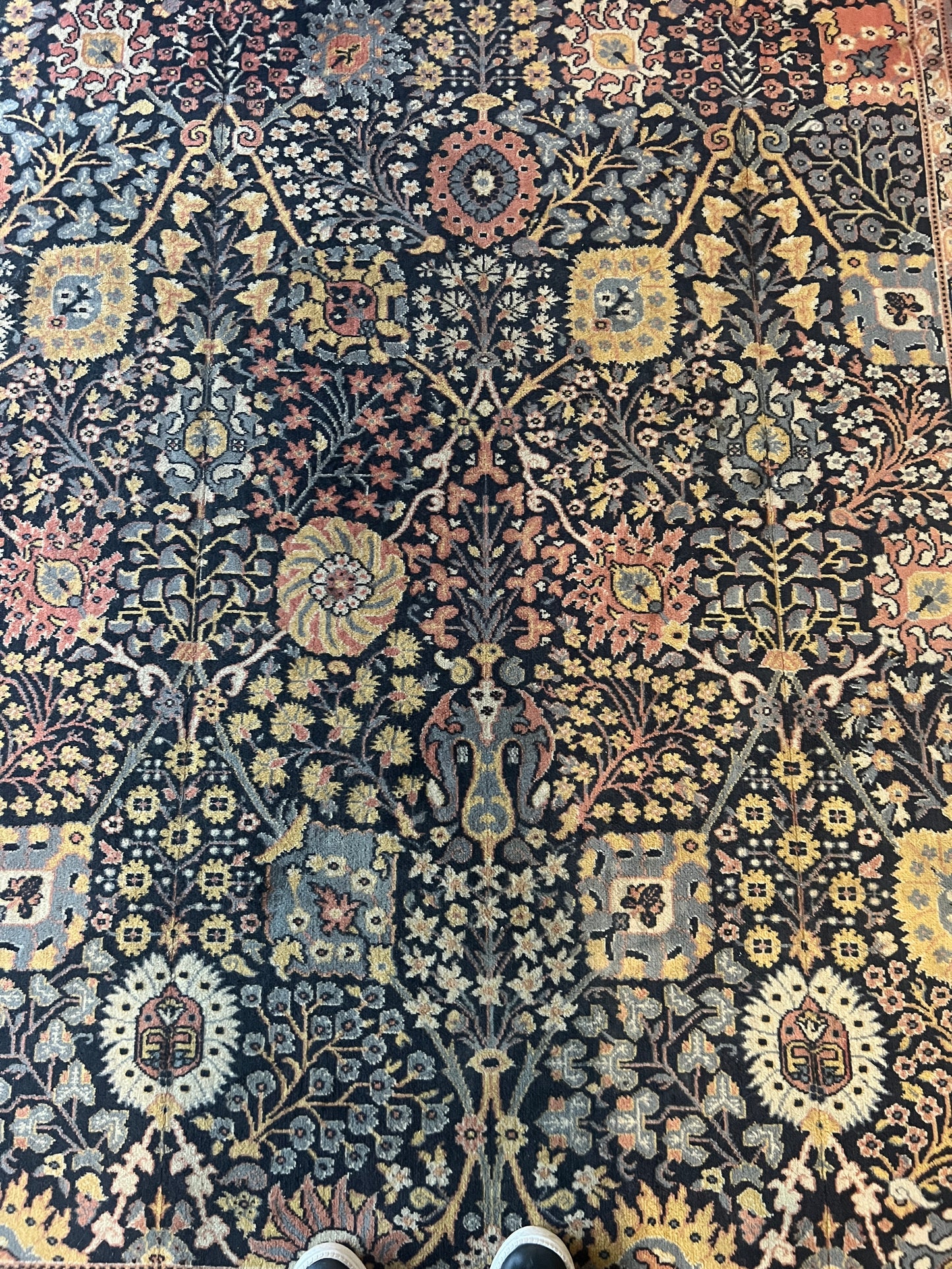 Large Rug - Turkish Hereke Design - 4.5m by 3.4m - Ex Shop Rug