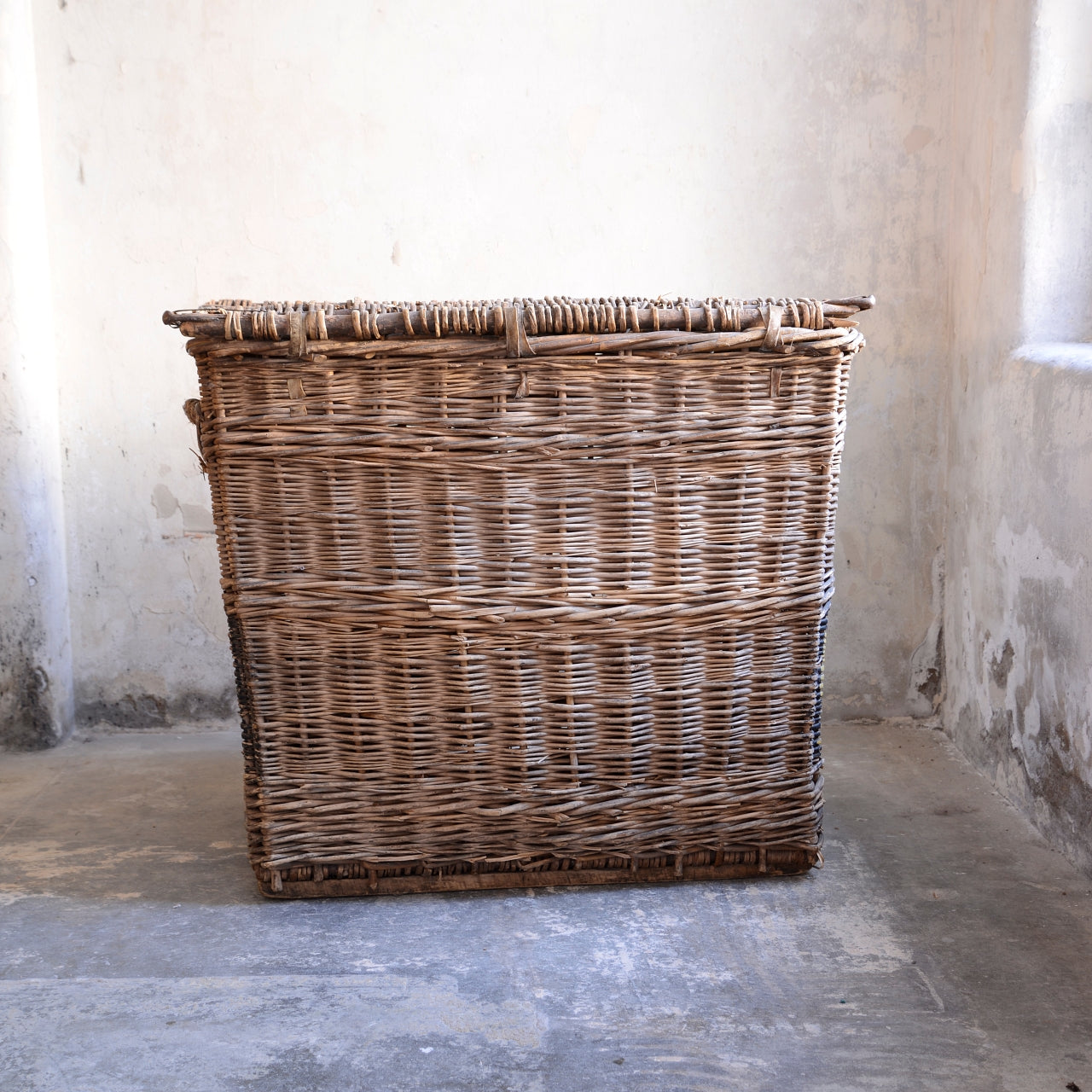19th C Edwin Woodhouse & Co Lidded Mill Basket
