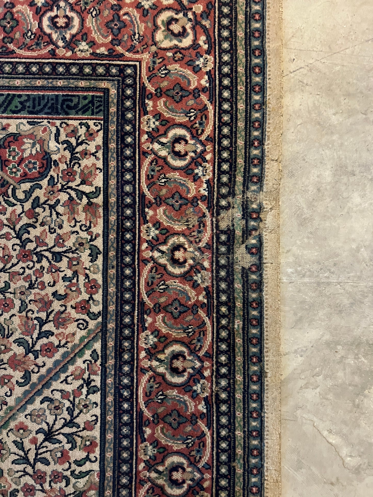 Large Rug - Persian style with Ghumbet shield - 4.1m by 3.2m - Ex Shop Rug