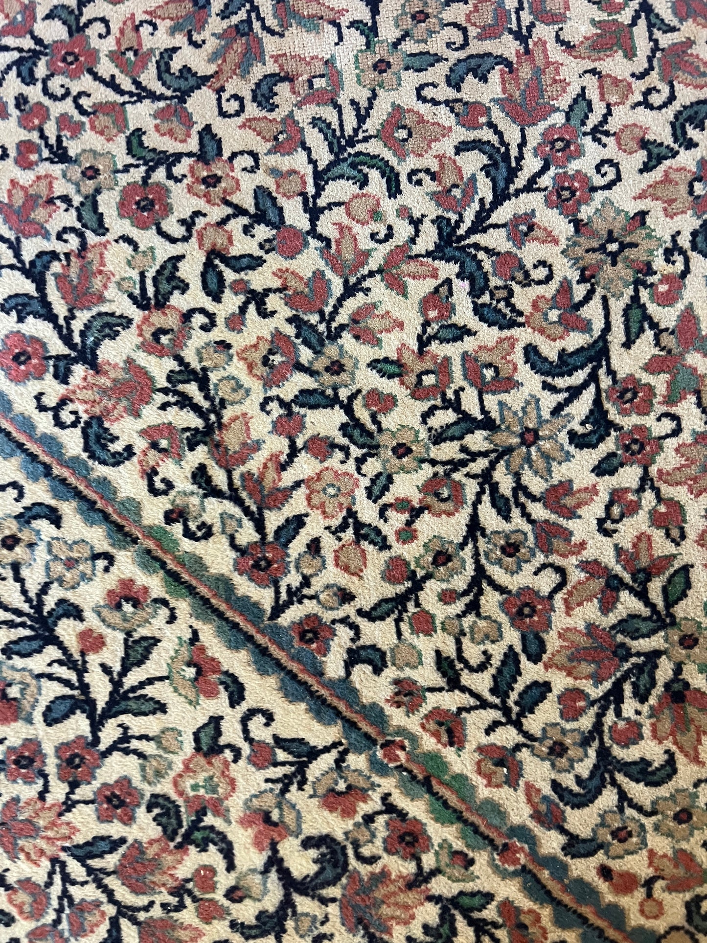 Large Rug - Persian style with Ghumbet shield - 4.1m by 3.2m - Ex Shop Rug