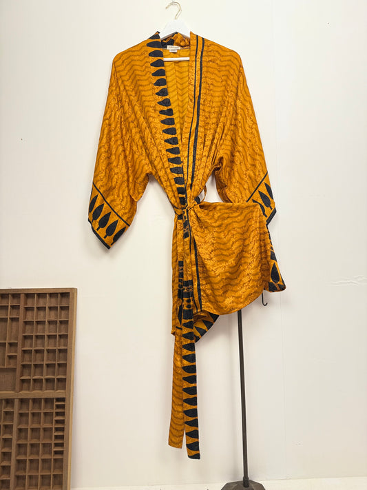 Vintage Saree Silk Kimono / Duster - Short