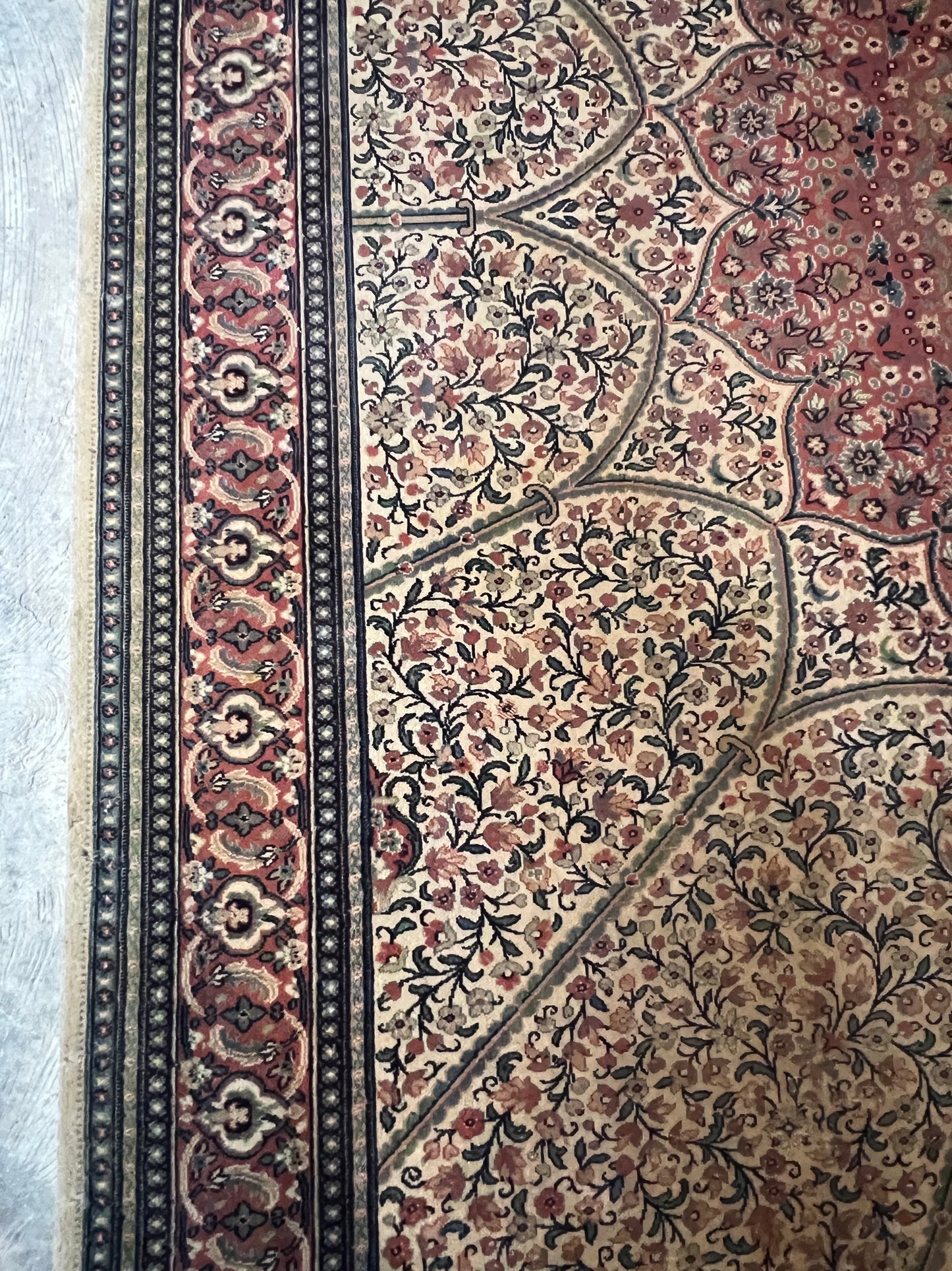 Large Rug - Persian style with Ghumbet shield - 4.1m by 3.2m - Ex Shop Rug