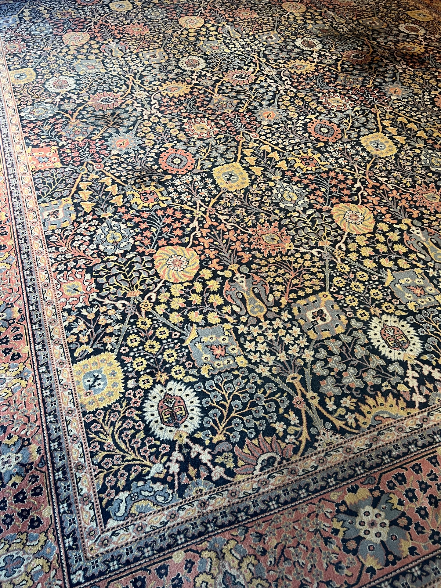 Large Rug - Turkish Hereke Design - 4.5m by 3.4m - Ex Shop Rug