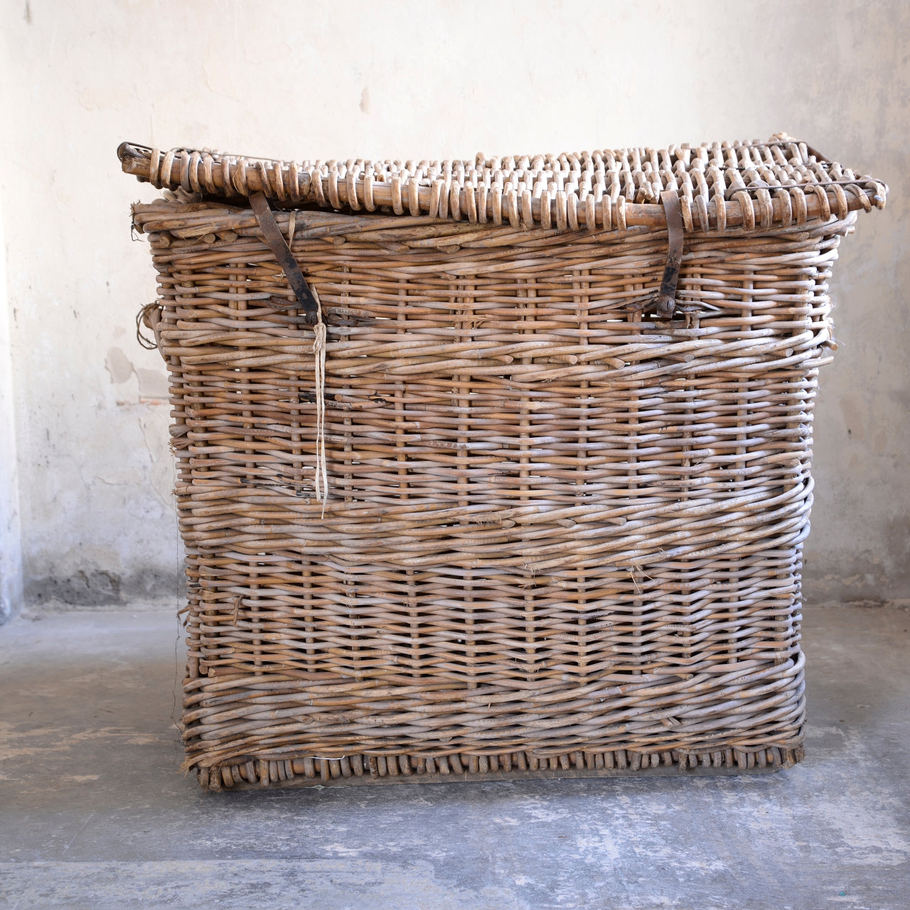 19thC Edwin Woodhouse & Co Lidded Mill Basket