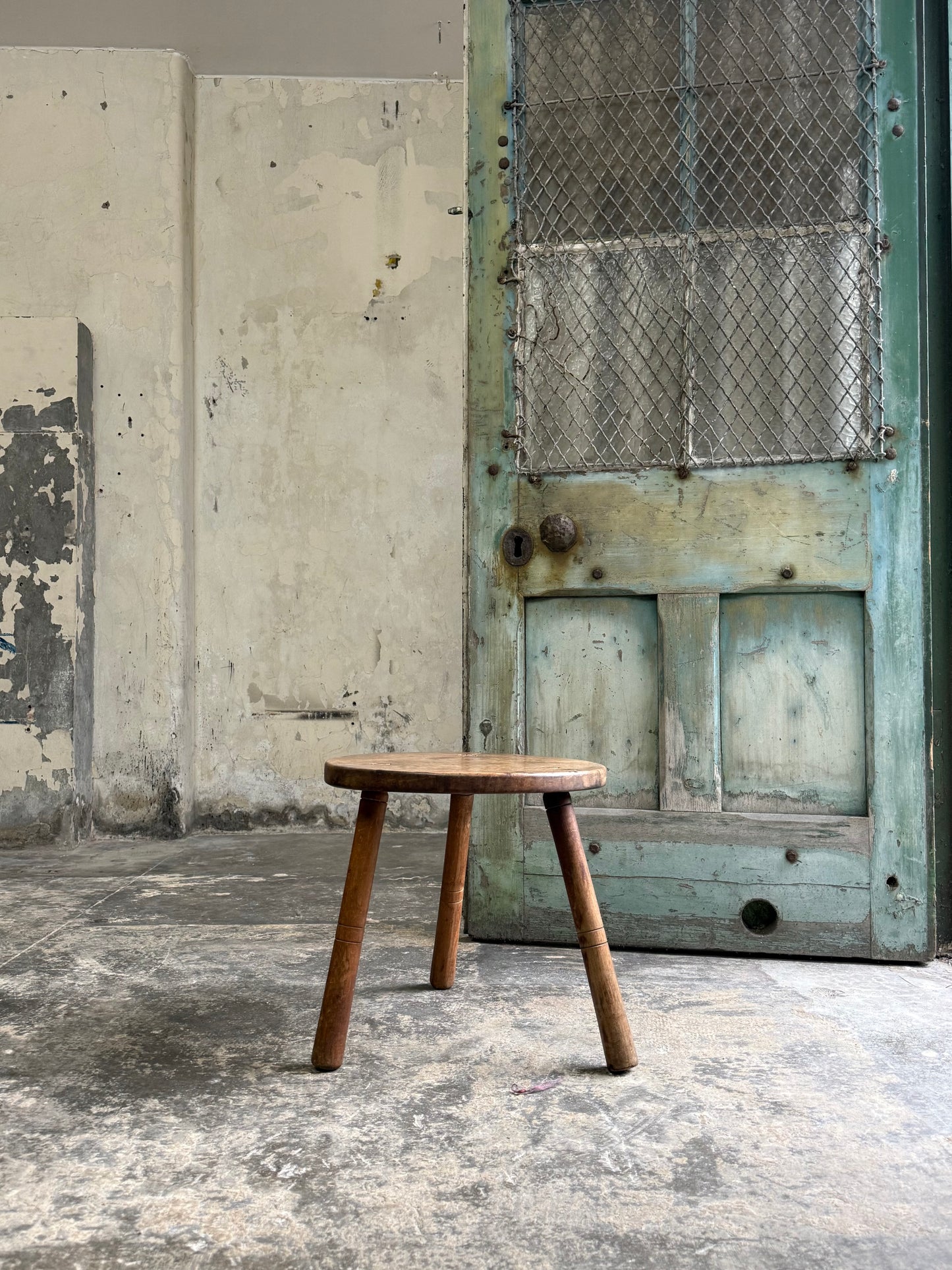 A 19thC Three Leg Stool / Table - Round Sycamore Top