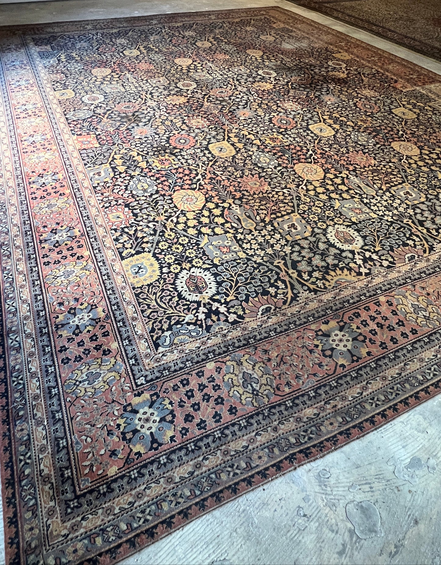 Large Rug - Turkish Hereke Design - 4.5m by 3.4m - Ex Shop Rug