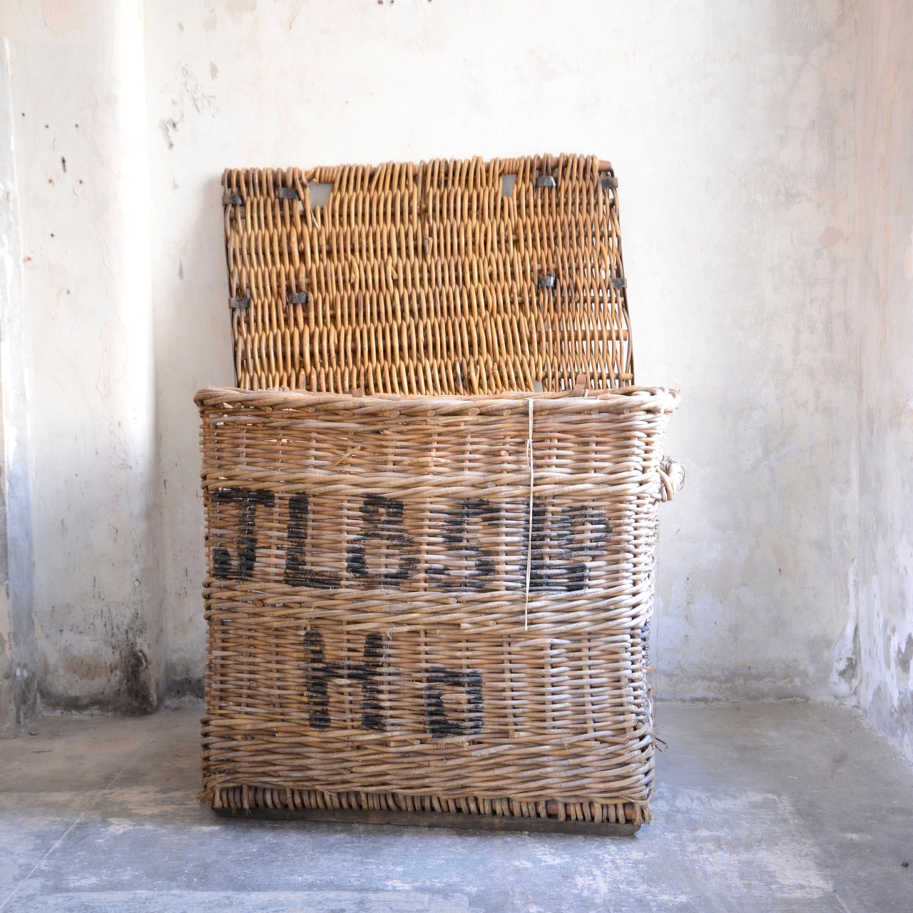 19thC Edwin Woodhouse & Co Lidded Mill Basket