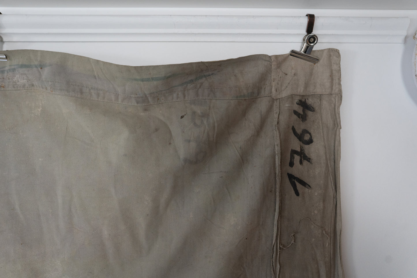 1960s German Hand Painted Cinema Banner - Keine Gnade für Tom Dooley