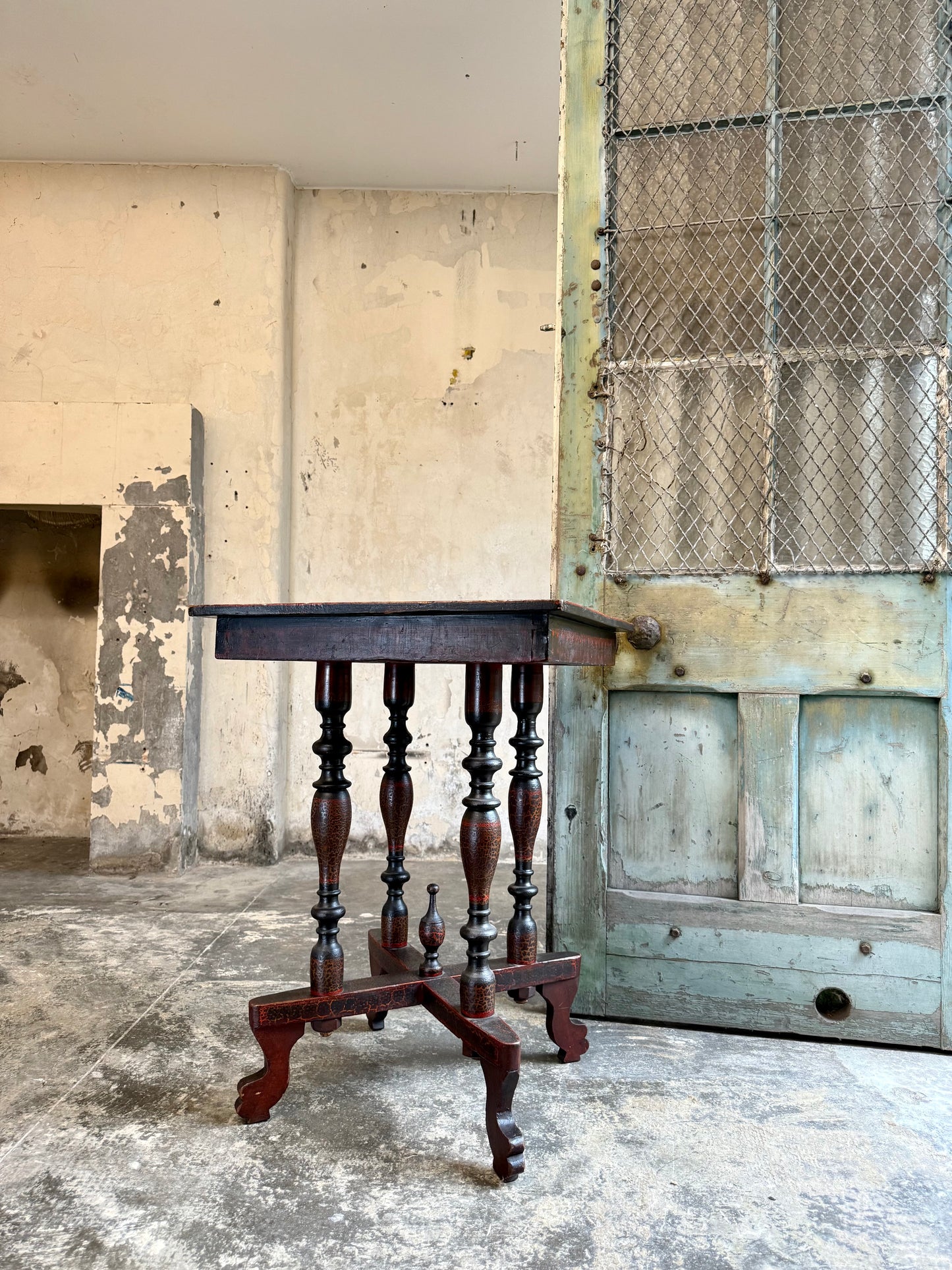 Imperial Russian Khoklhoma Square Topped Table