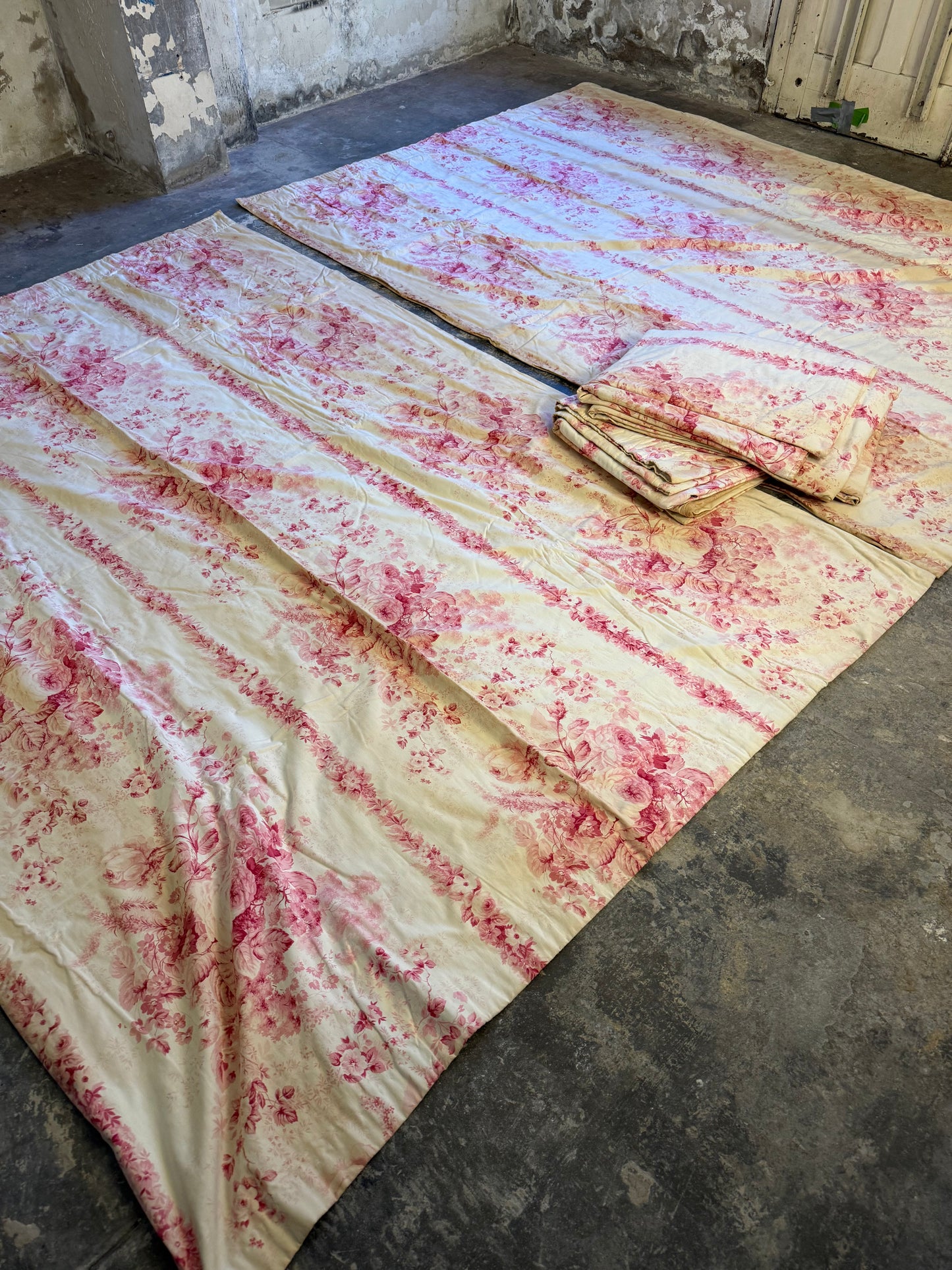 Two Pairs of Pink Toile de Jouy Curtains - Whytock & Reid Miss Lavinia's Room