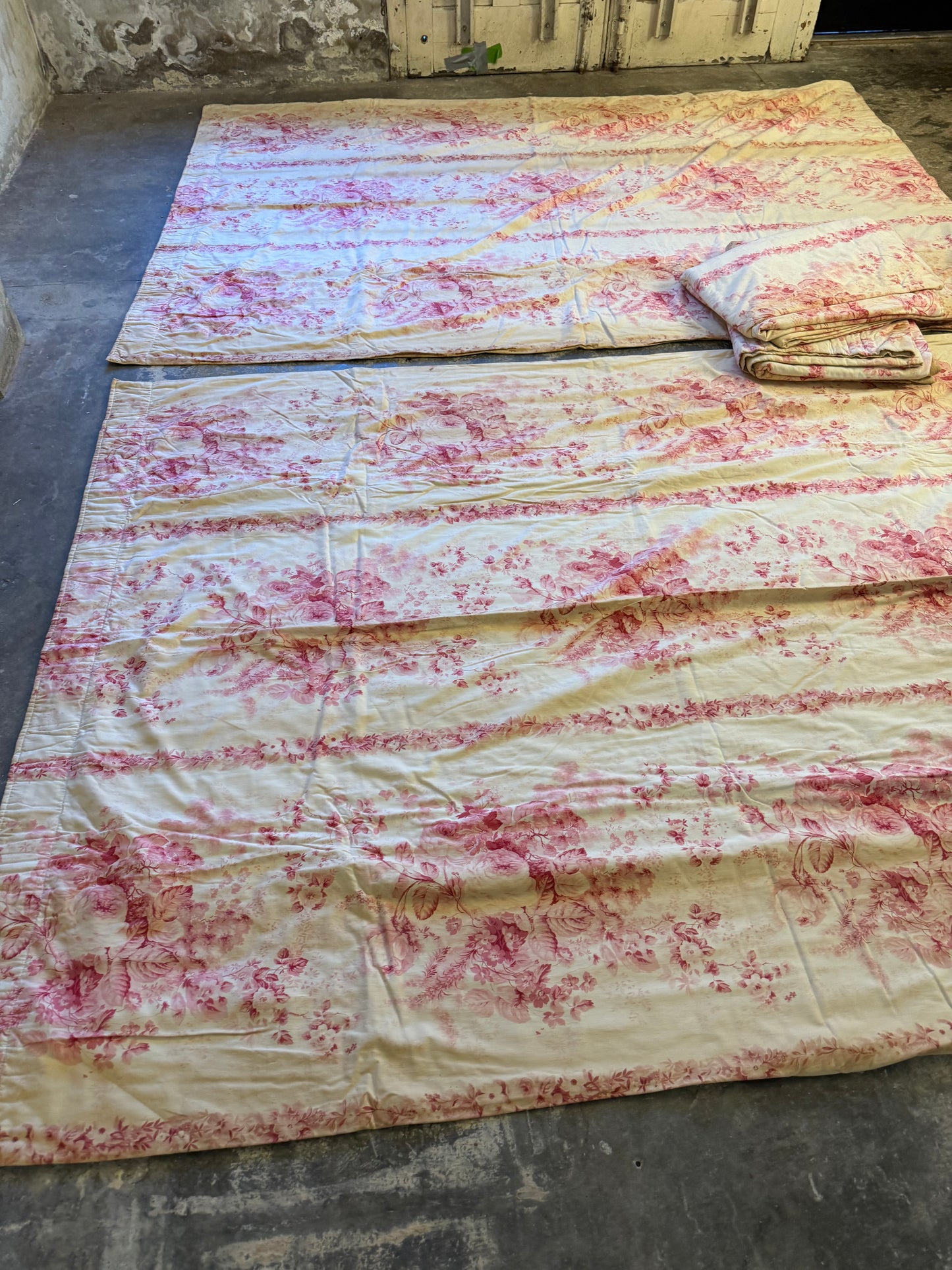 Two Pairs of Pink Toile de Jouy Curtains - Whytock & Reid Miss Lavinia's Room