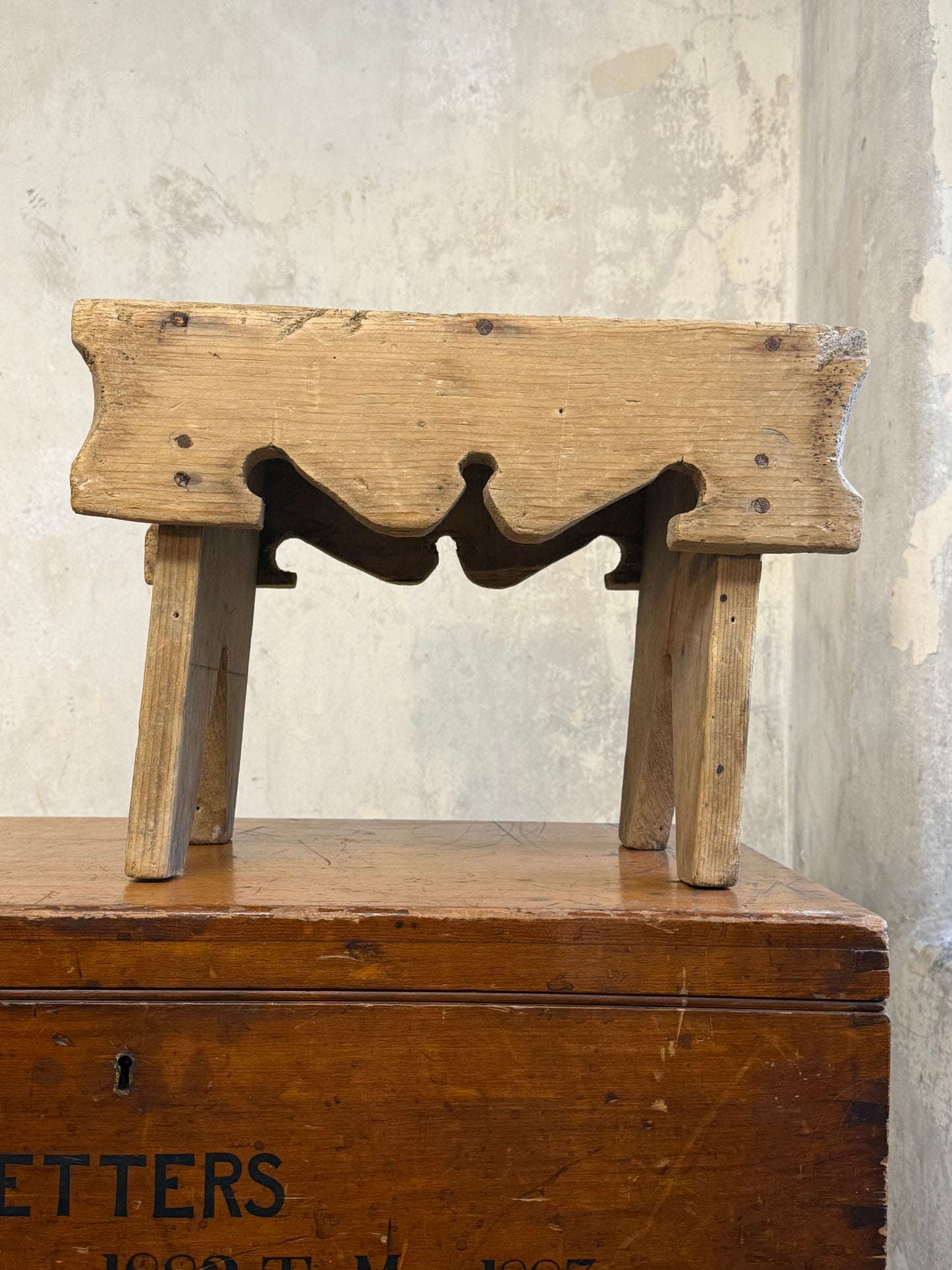 A 19thC Scottish Vernacular Creepie / Stool (No 1)