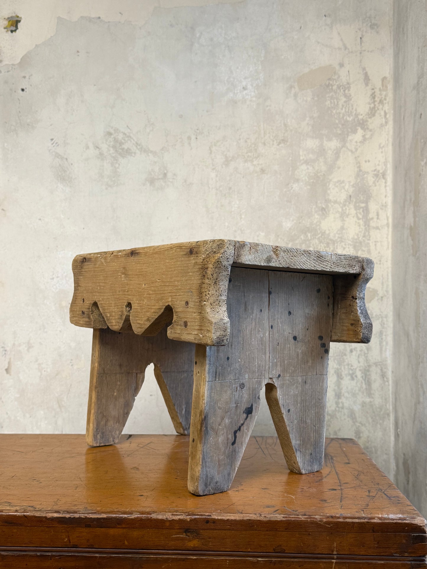 A 19thC Scottish Vernacular Creepie / Stool (No 1)