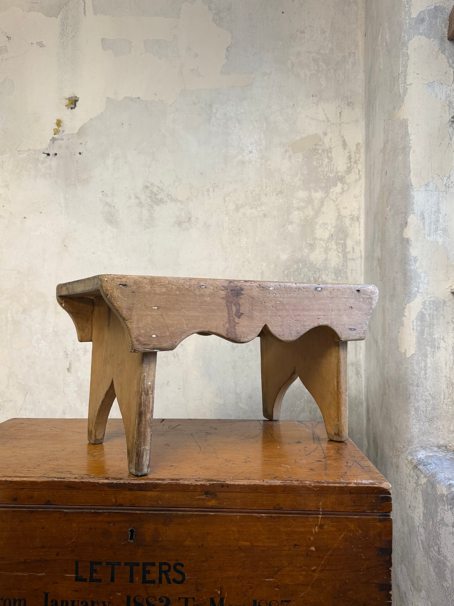 A 19thC Scottish Vernacular Creepie / Stool (No 3)