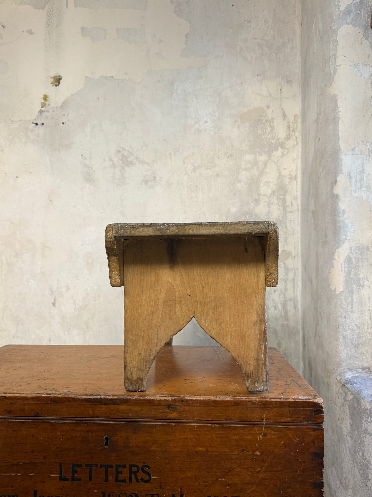 A 19thC Scottish Vernacular Creepie / Stool (No 3)