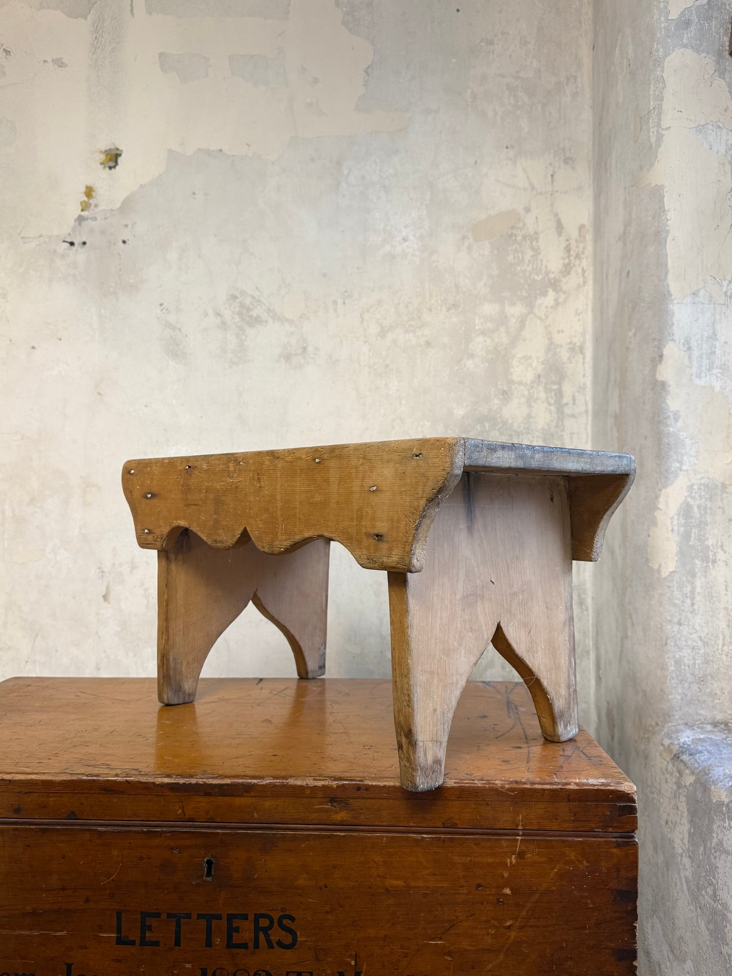 A 19thC Scottish Vernacular Creepie / Stool (No 3)