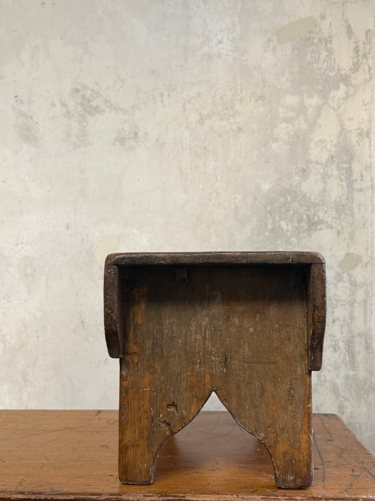 A 19thC Scottish Vernacular Creepie / Stool (No 4)