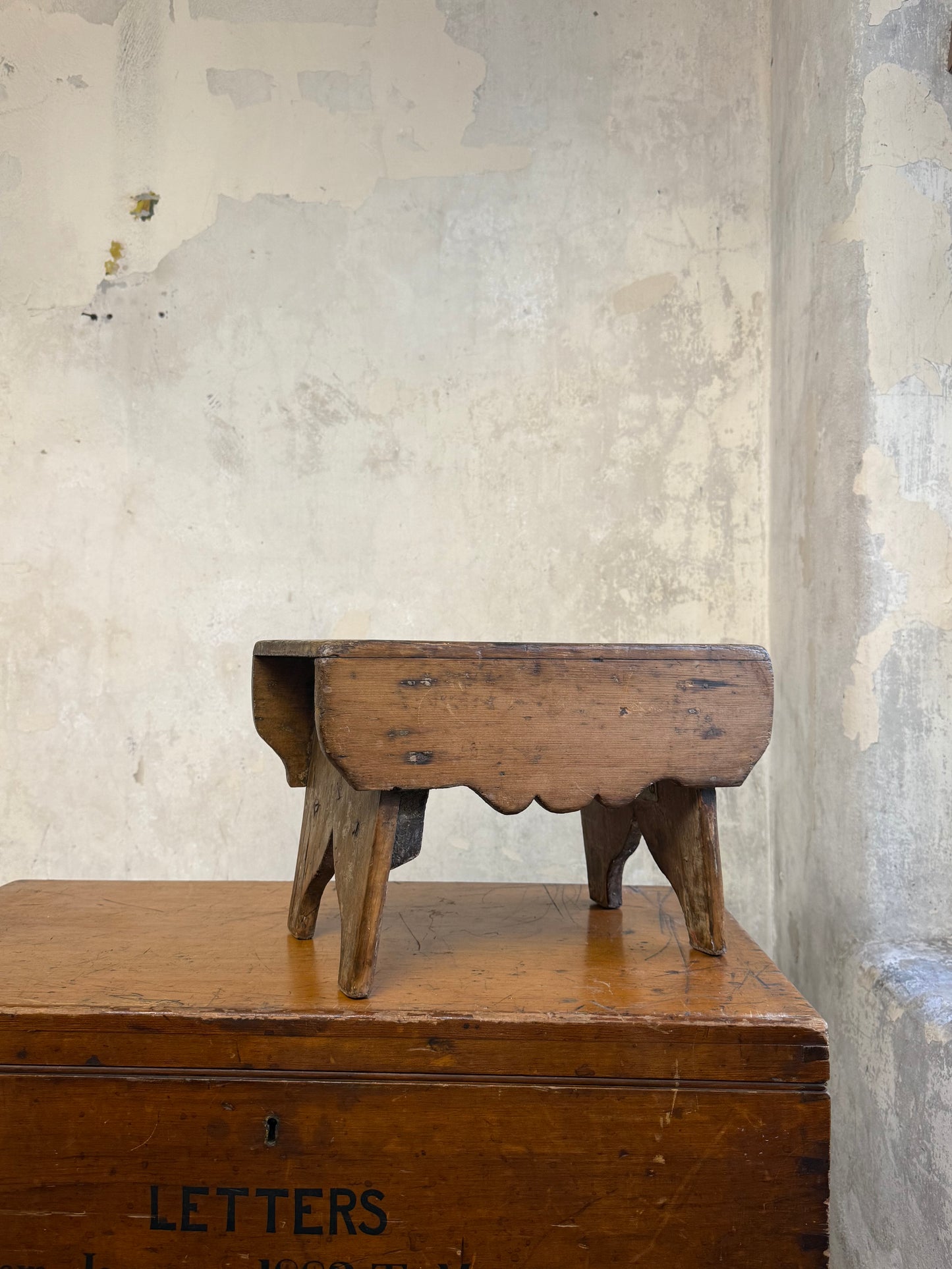 A 19thC Scottish Vernacular Creepie / Stool (No 4)