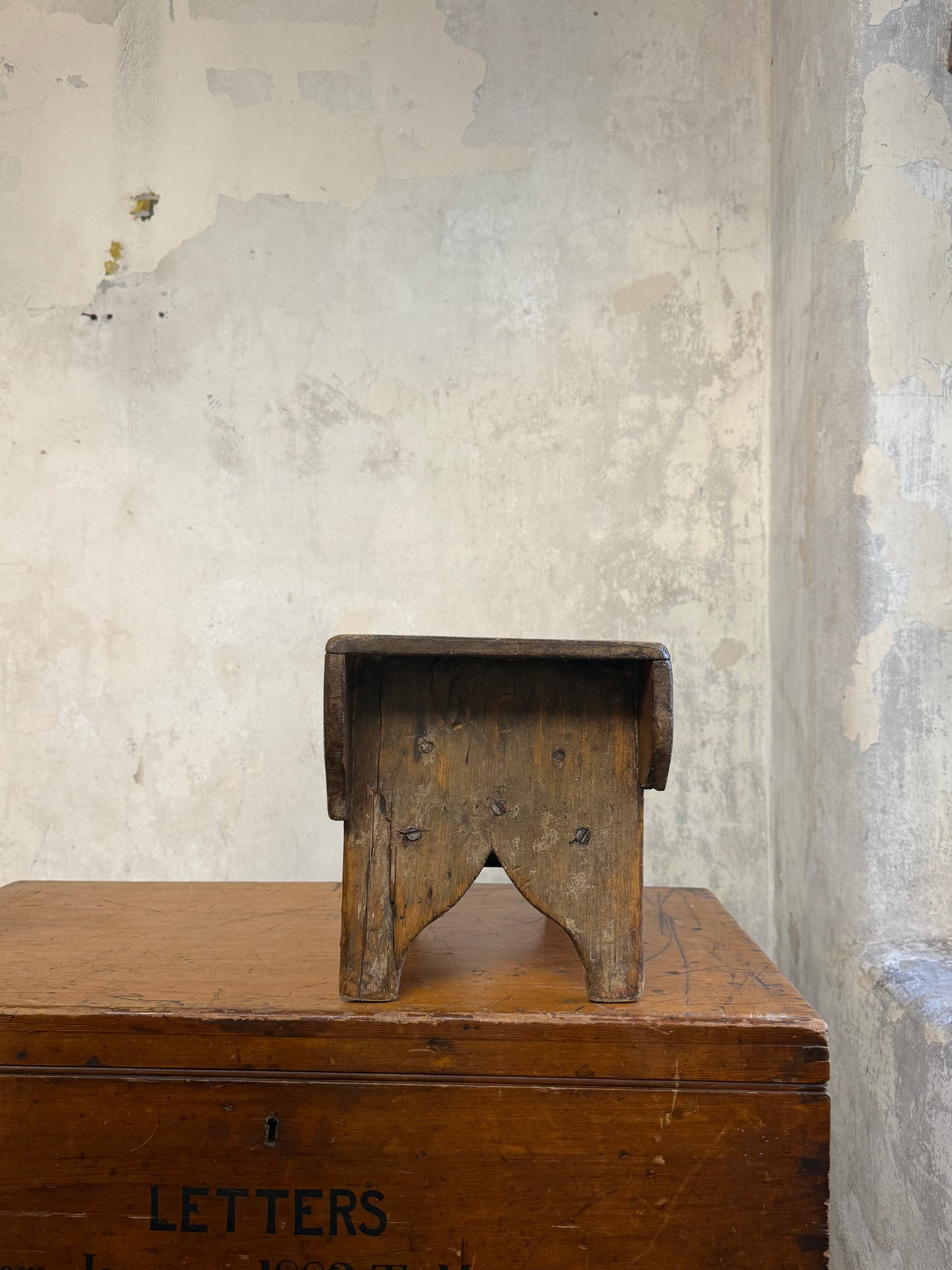 A 19thC Scottish Vernacular Creepie / Stool (No 4)