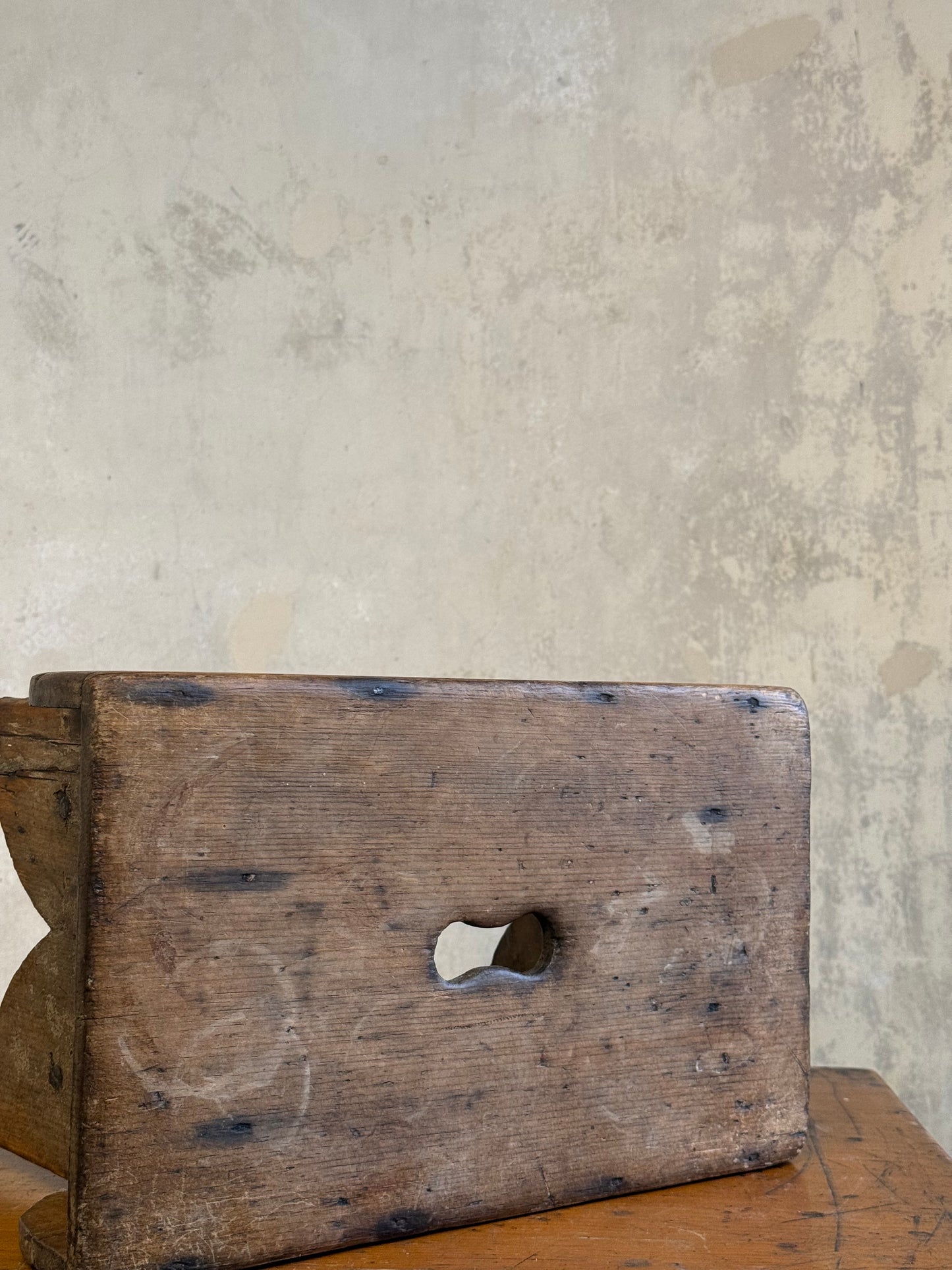 A 19thC Scottish Vernacular Creepie / Stool (No 4)