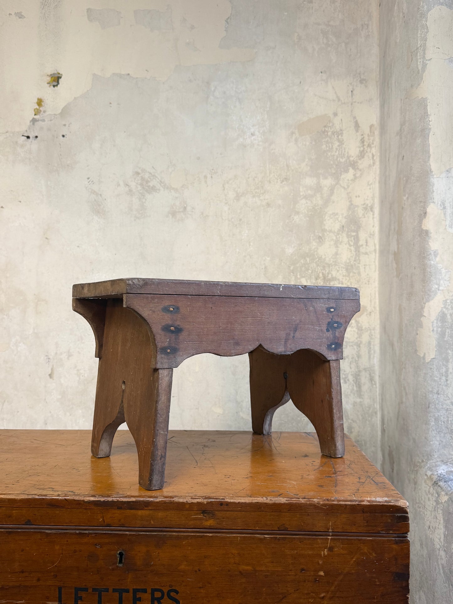 A 19thC Scottish Vernacular Creepie / Stool (No 5)