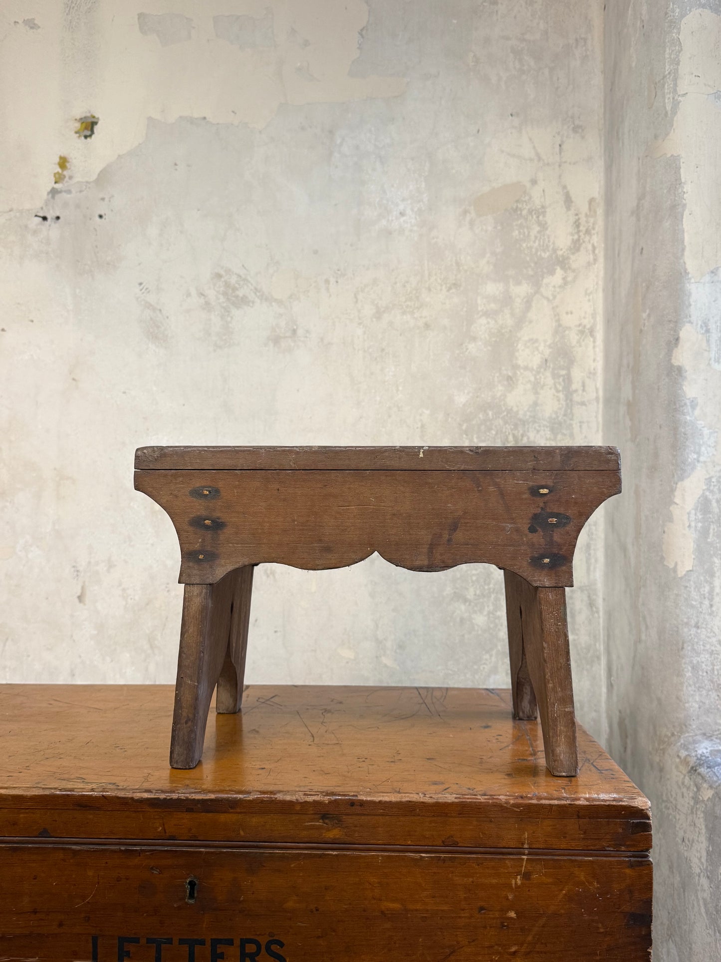 A 19thC Scottish Vernacular Creepie / Stool (No 5)