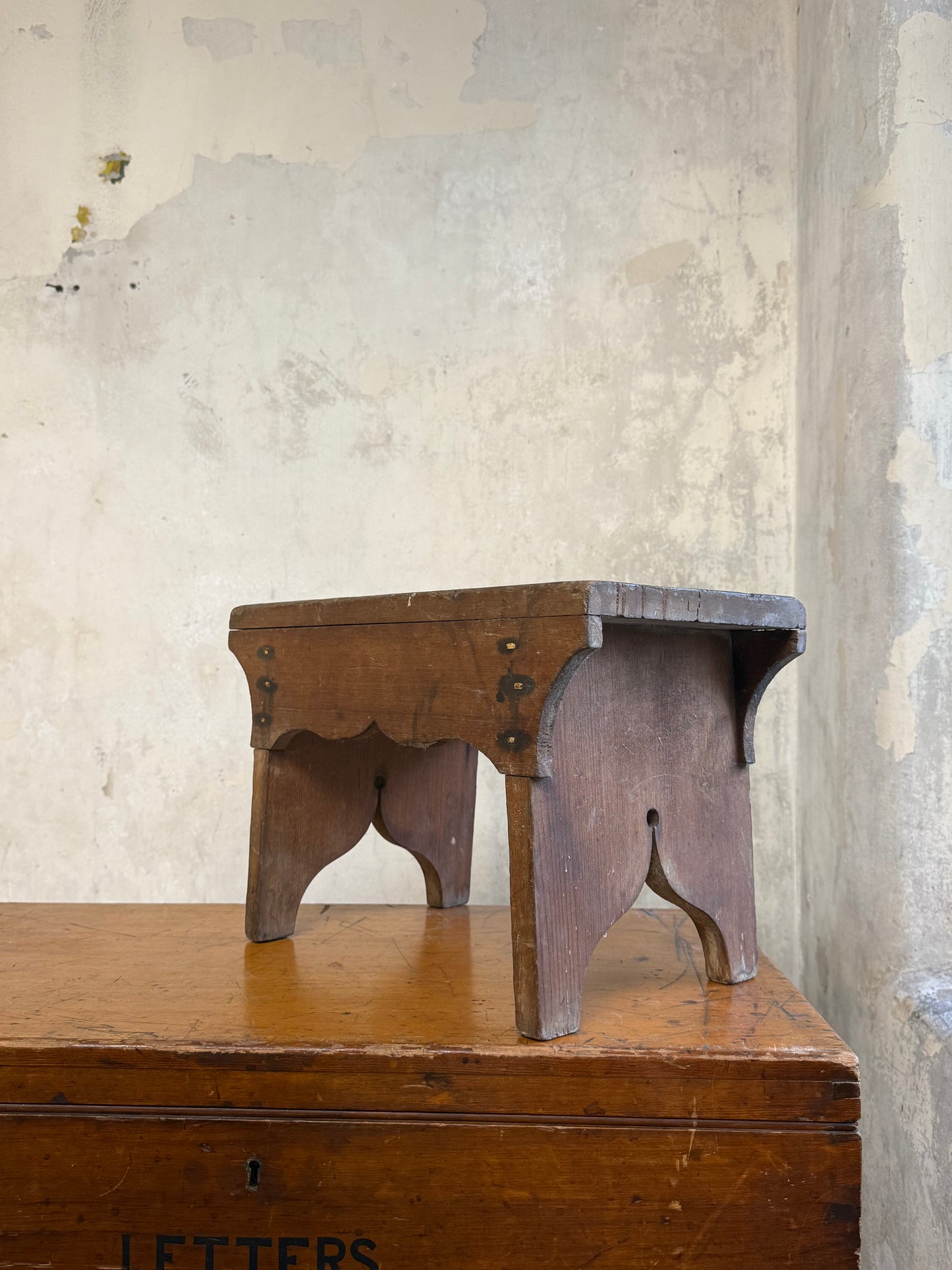 A 19thC Scottish Vernacular Creepie / Stool (No 5)