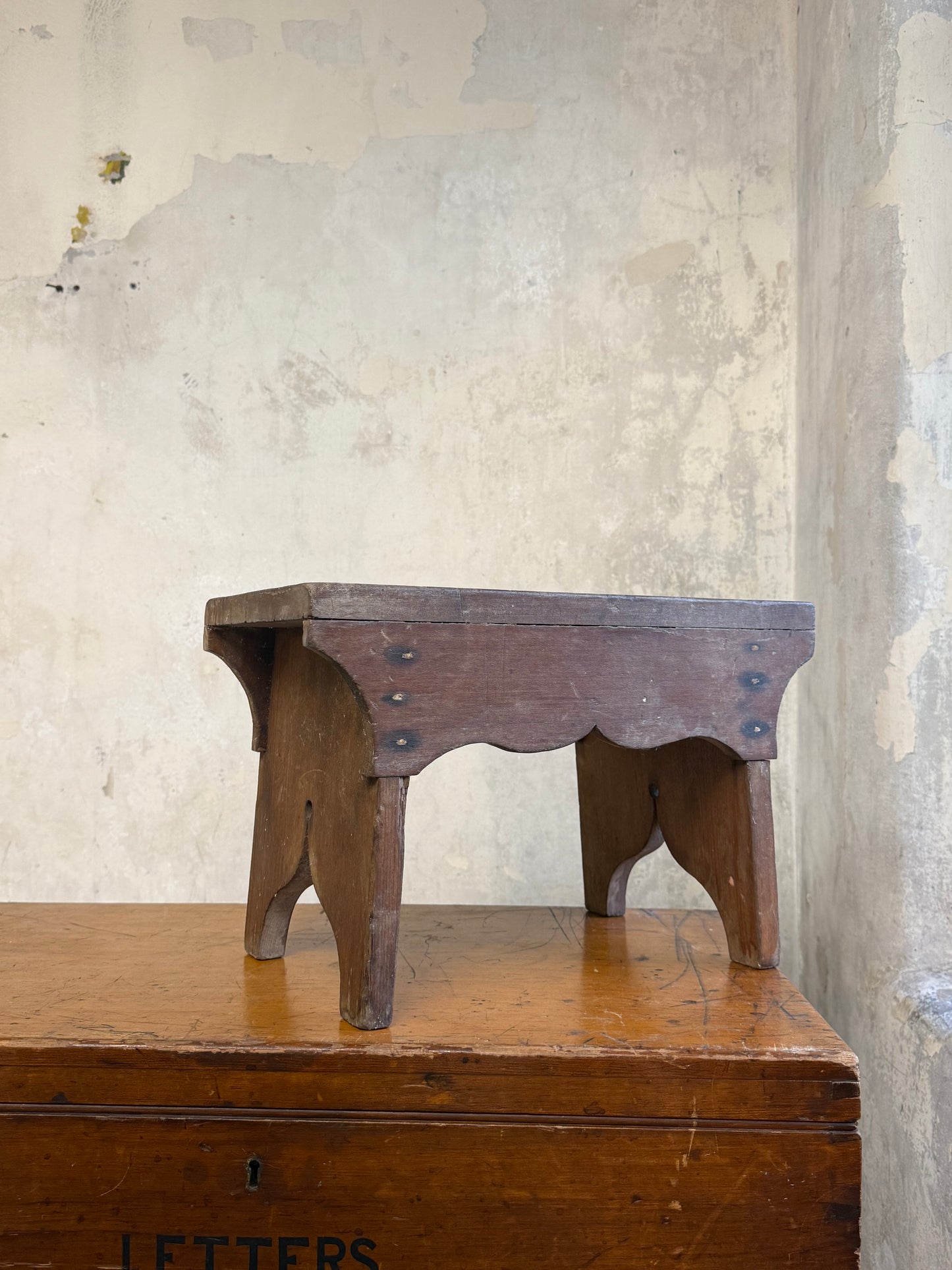 A 19thC Scottish Vernacular Creepie / Stool (No 5)