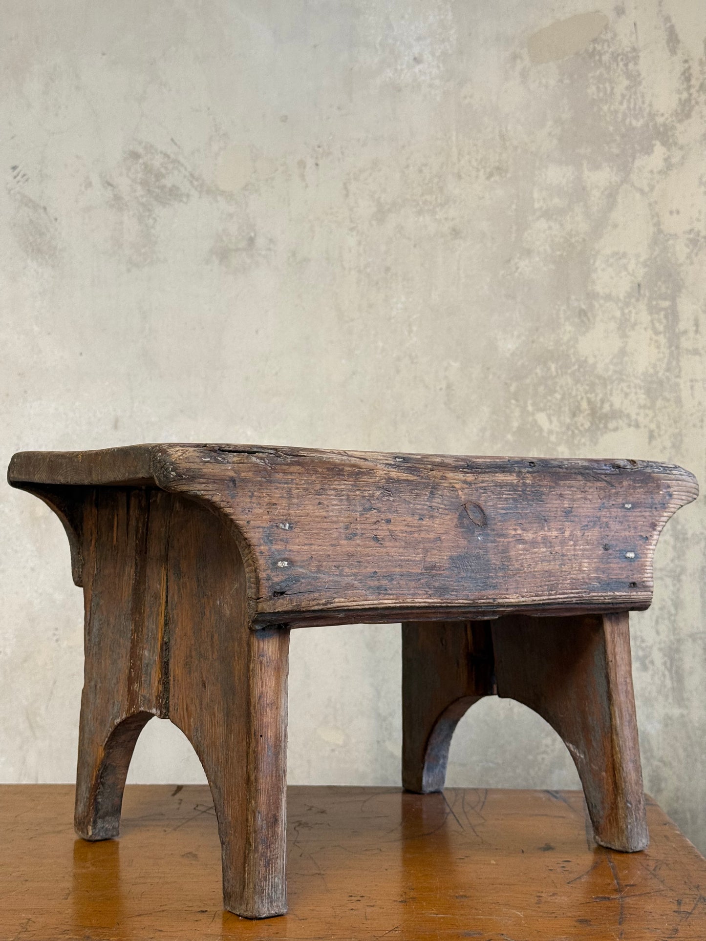 A 19thC Scottish Vernacular Creepie / Stool (No 6)