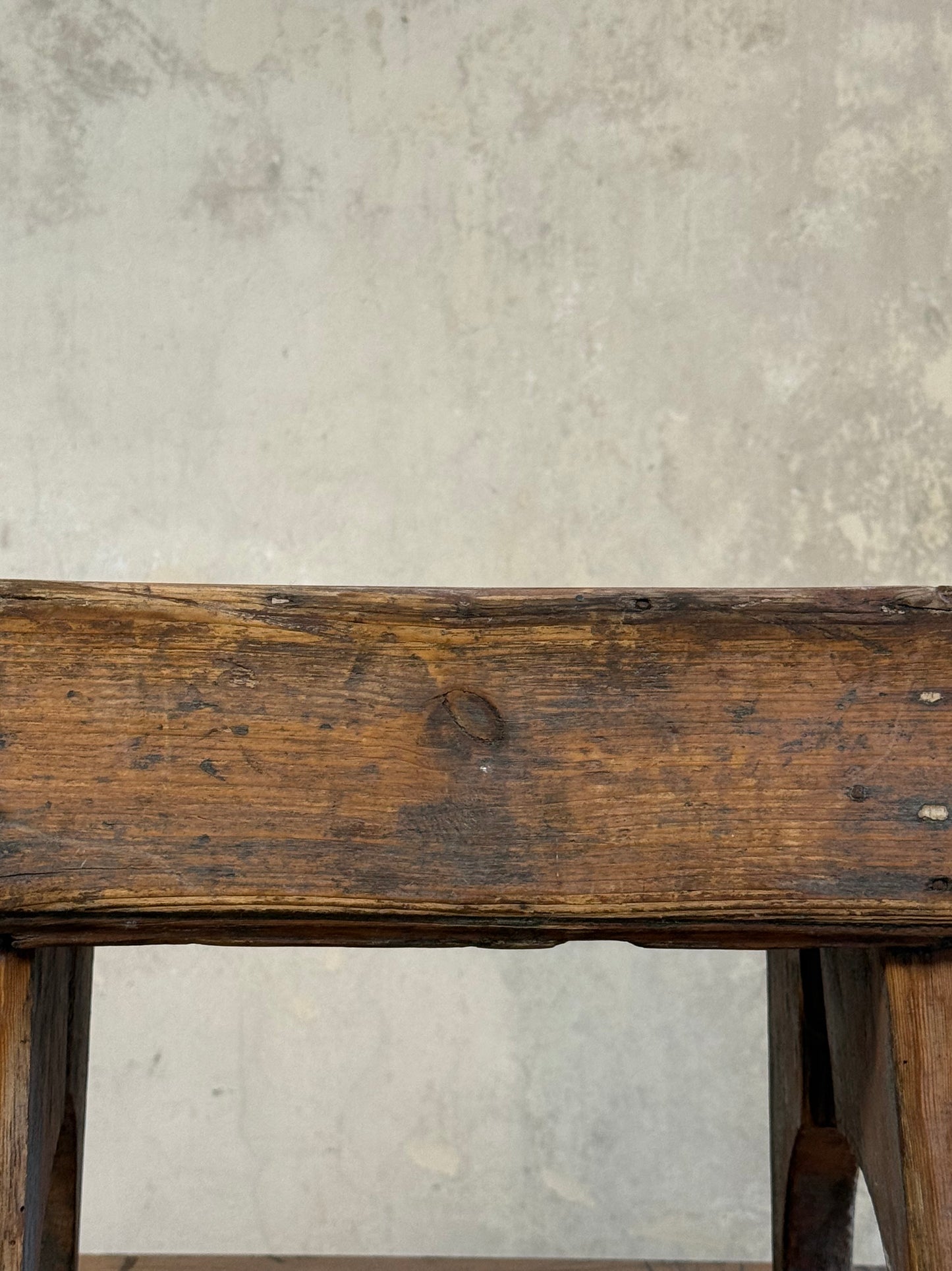 A 19thC Scottish Vernacular Creepie / Stool (No 6)