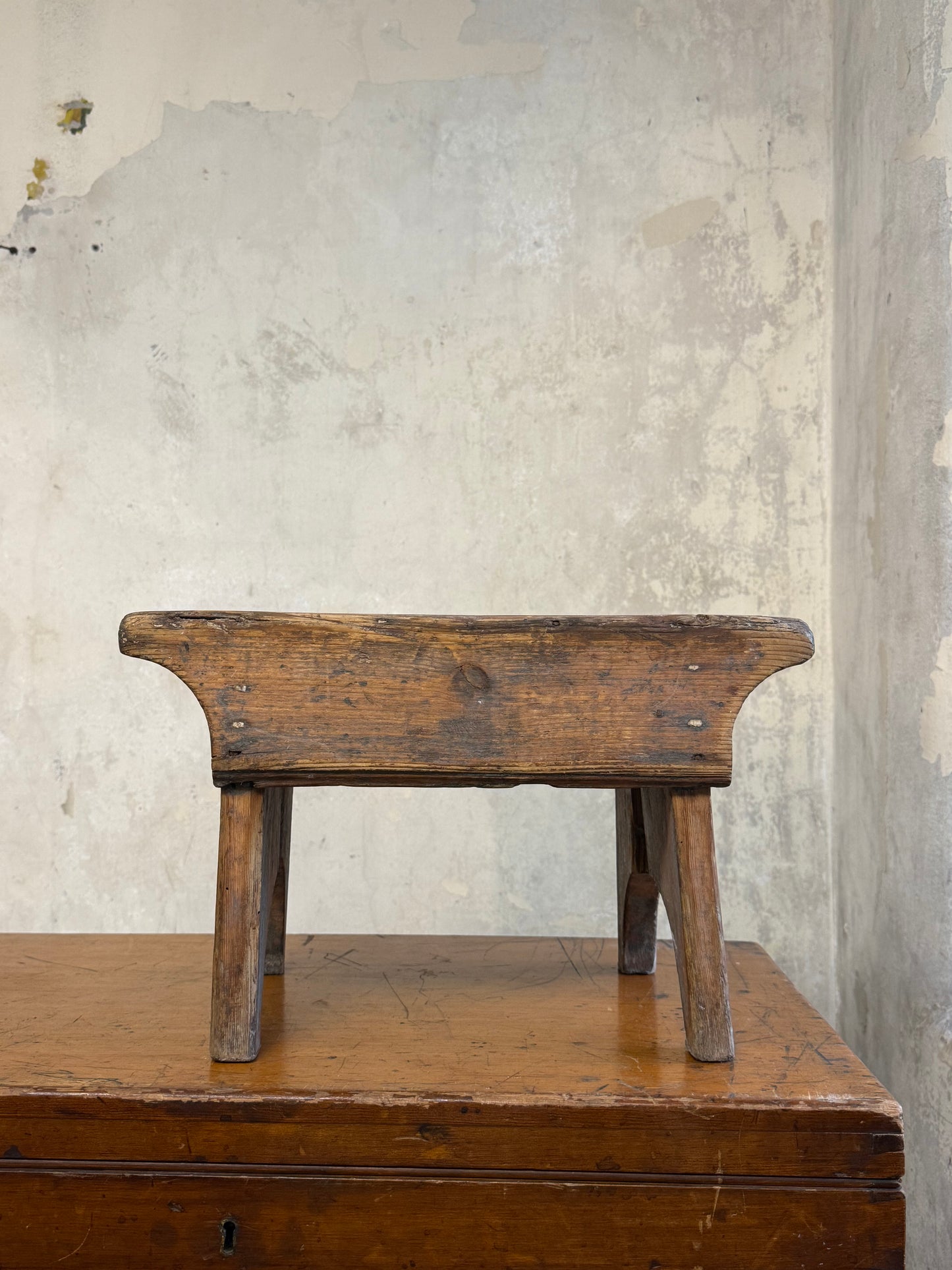 A 19thC Scottish Vernacular Creepie / Stool (No 6)