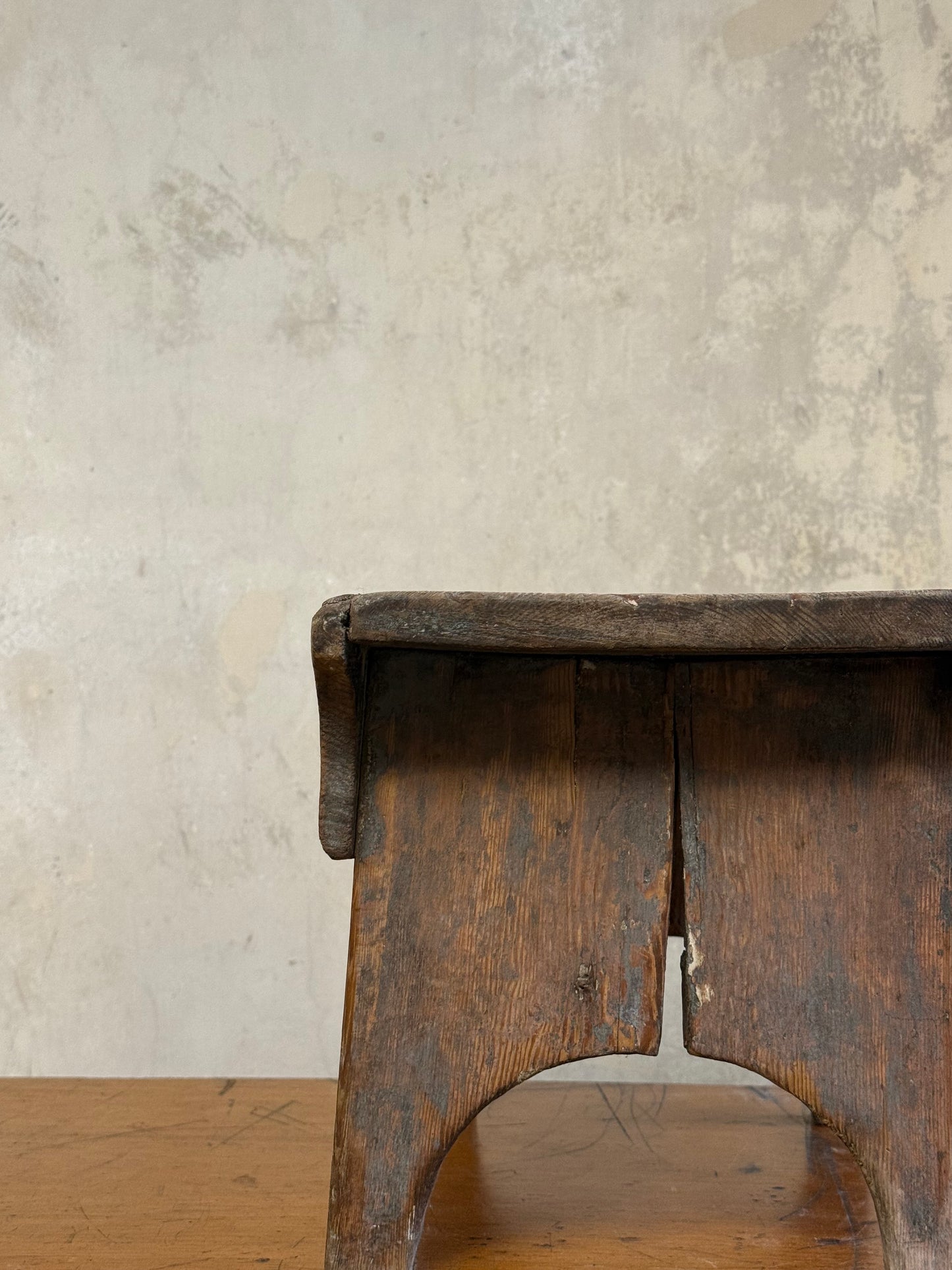 A 19thC Scottish Vernacular Creepie / Stool (No 6)