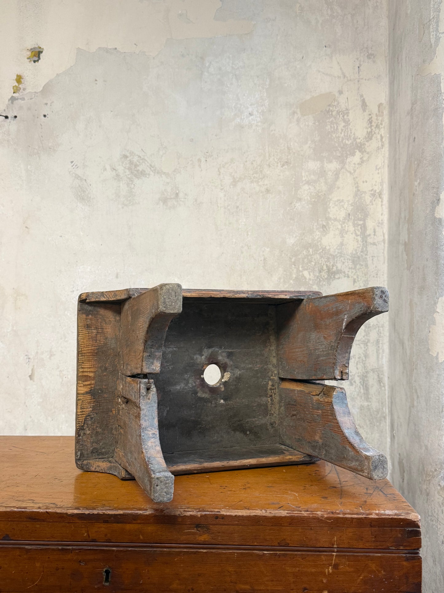 A 19thC Scottish Vernacular Creepie / Stool (No 6)