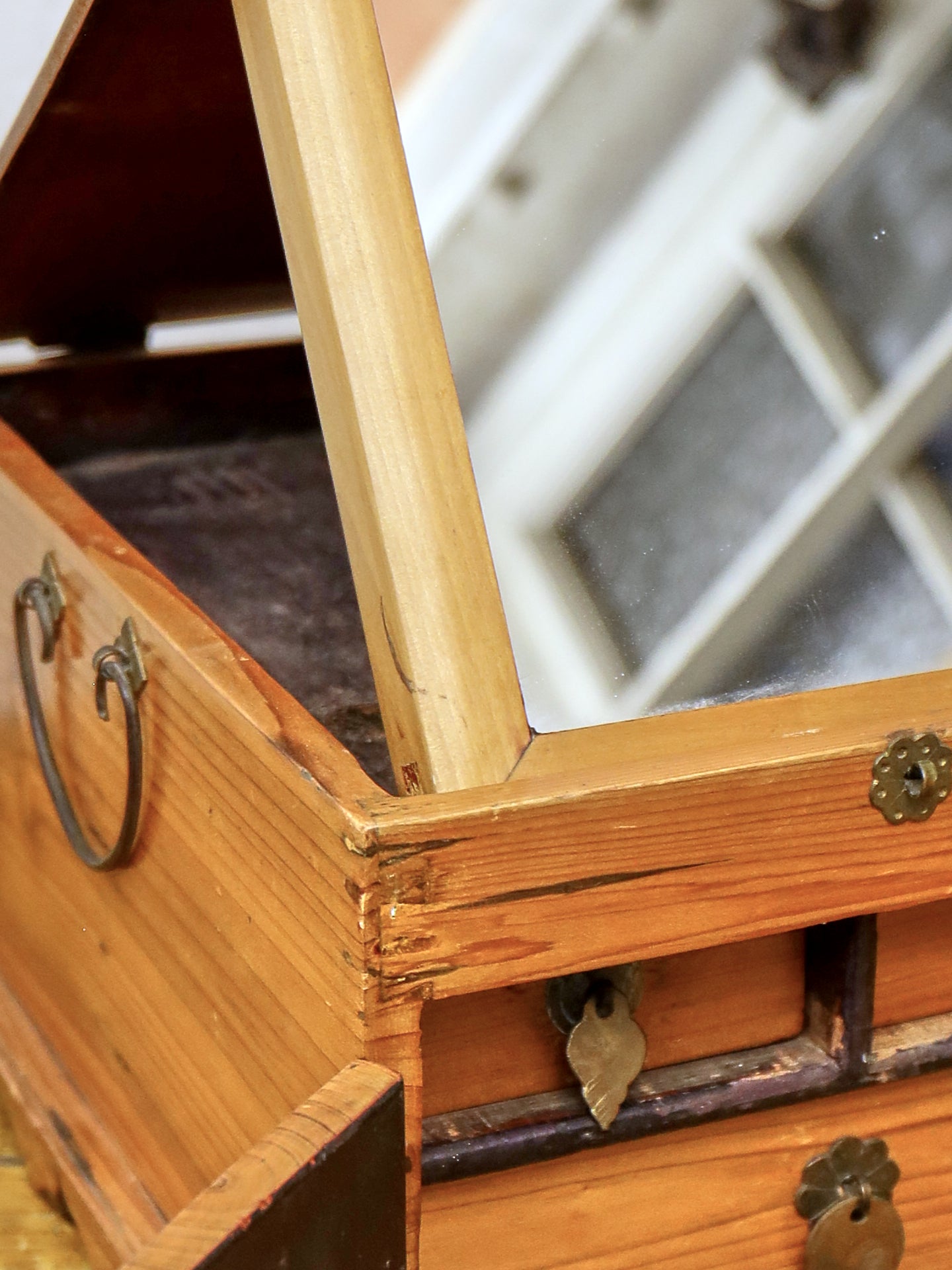 Oriental Travelling Dressing Shaving Box - Foldout Mirror c1920's